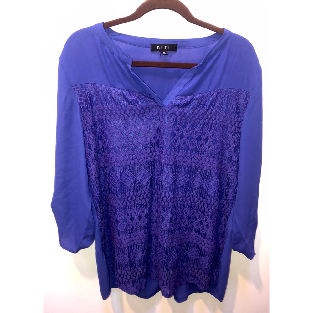 B.L.E.U V-Neck Blouse with Lace Detaling